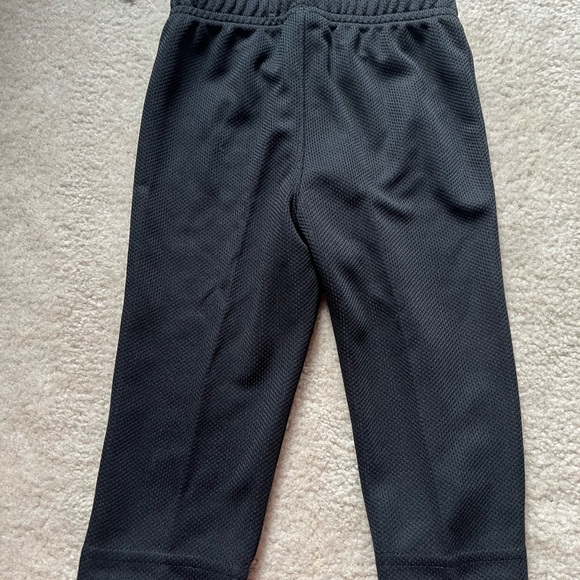 Under Armour 12M Black Athletic Pants for Baby - Picture 2 of 3